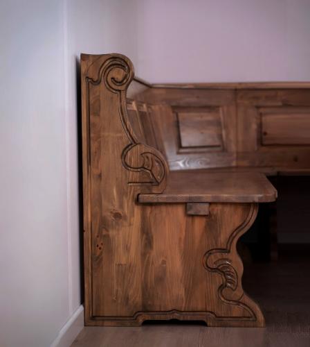 Preview: Landhaus Eckbankgruppe Massivholz Kolonial braun lackiert Königsee 195x195cm Eckbank Set inklusiv Kissensatz Fichte voll massiv Landhausstil rustikal