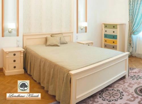 Landhaus Bettgestell Bett Massivholz 140x200 cm creme beige lackiert inkl. Lattenrost Vintage Shabby Chic Doppelbett PS114-D2 mit Schubladen