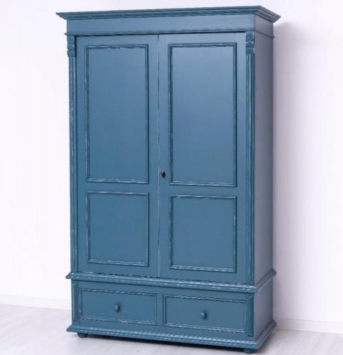 Landhaus Kleiderschrank Dielenschrank Massivholz Flur Garderobenschrank Murnau tief blau Antik lackiert Landhausstil geschnitzt Vintage Shabby Chic Look