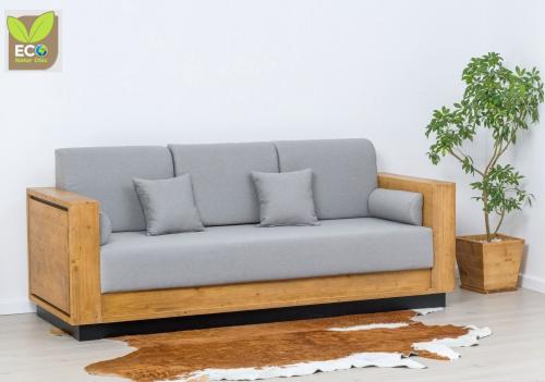 Lounge Sofa grau mit Massivholz Verkleidung Rahmen rustikal 3 Sitzer modern " ECO Natur Chic " gepolstert Industrial Look ökologisch wiederverwendetes Altholz schwarz - braun lackiert nachhaltig