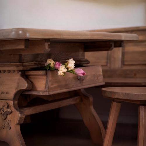 Preview: Landhaus Eckbankgruppe Massivholz Kolonial braun lackiert Königsee 195x195cm Eckbank Set ohne Kissensatz Fichte voll massiv Landhausstil rustikal