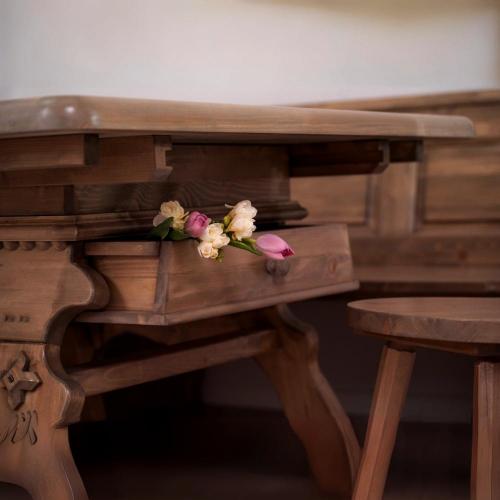 Preview: Landhaus Eckbankgruppe Massivholz Kolonial braun lackiert Königsee 165x165cm Eckbank Set ohne Kissensatz Fichte voll massiv Landhausstil rustikal